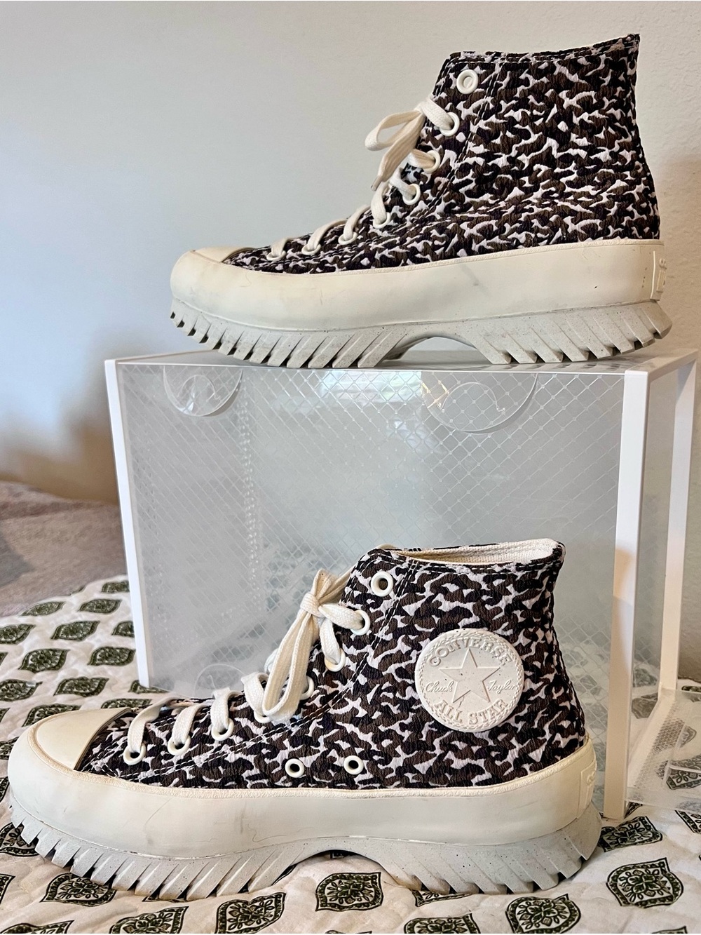 Converse Black & White Patterned Run Star Hike High-Top Booties
